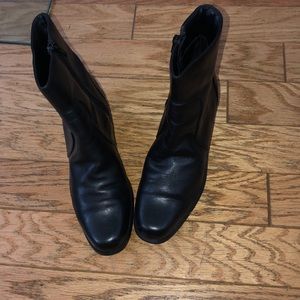 Vintage Karen Scott leather black boots
